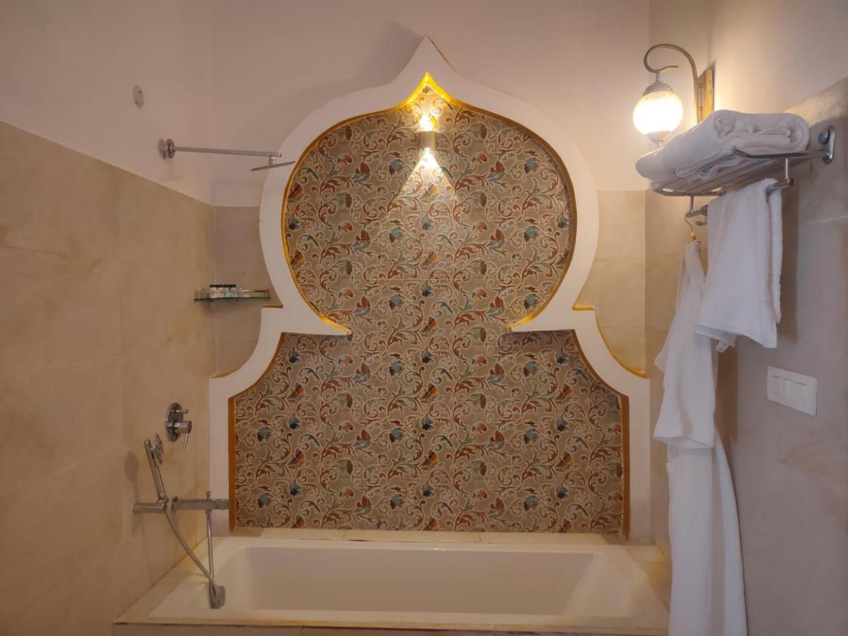 רישיקש The Neeraj Ganga Heritage Palace מראה חיצוני תמונה
