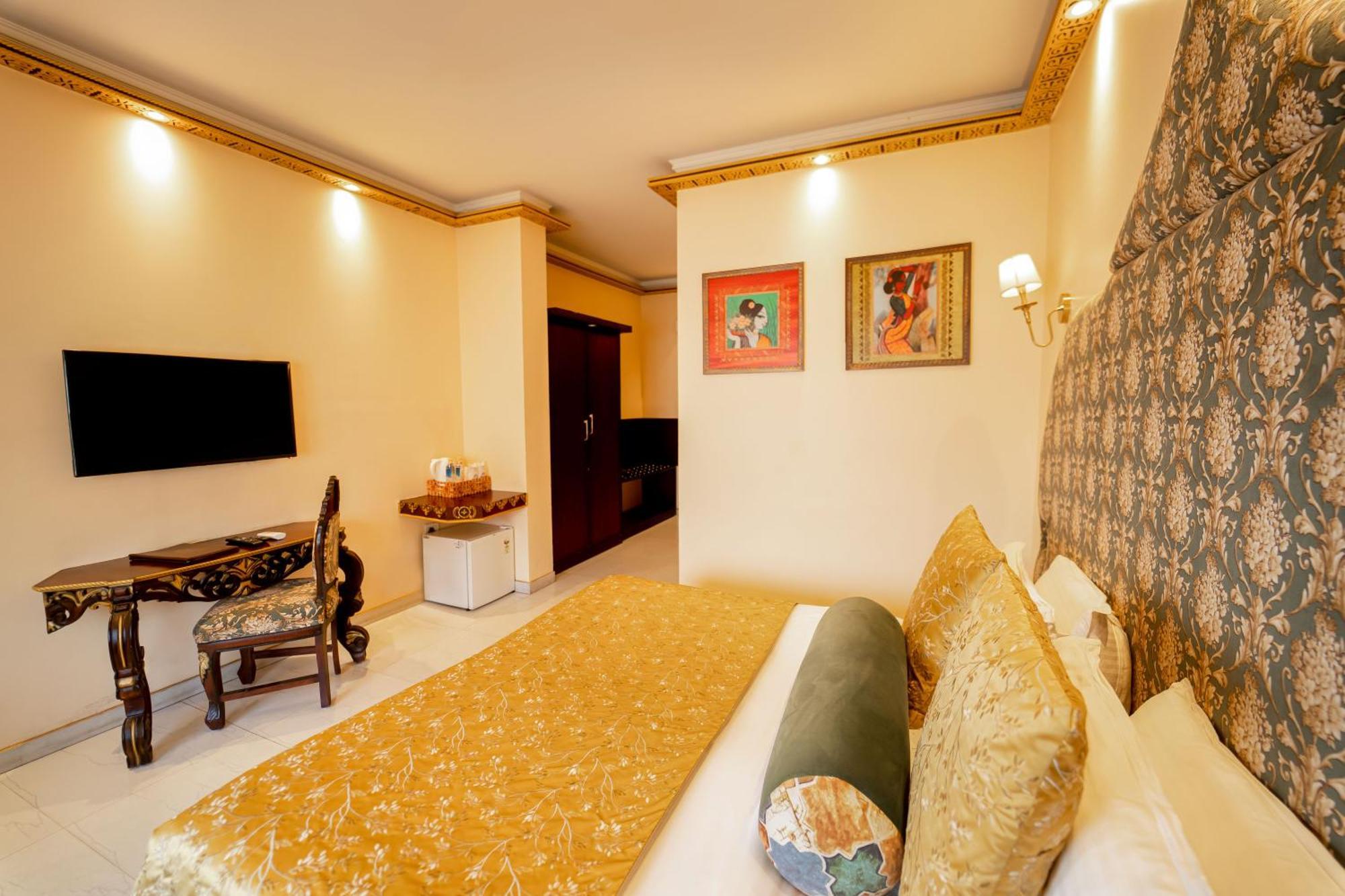 רישיקש The Neeraj Ganga Heritage Palace מראה חיצוני תמונה