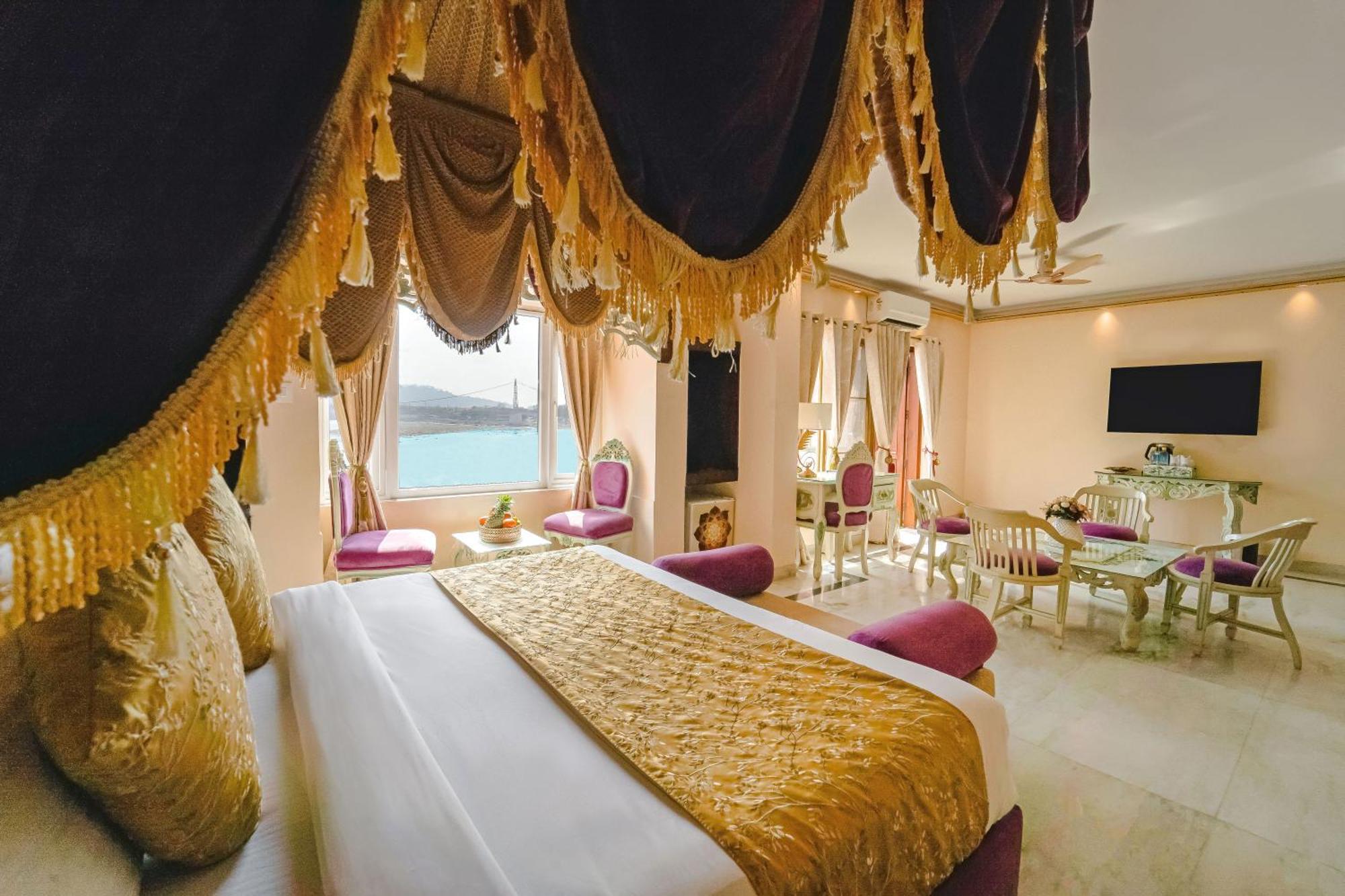 רישיקש The Neeraj Ganga Heritage Palace מראה חיצוני תמונה