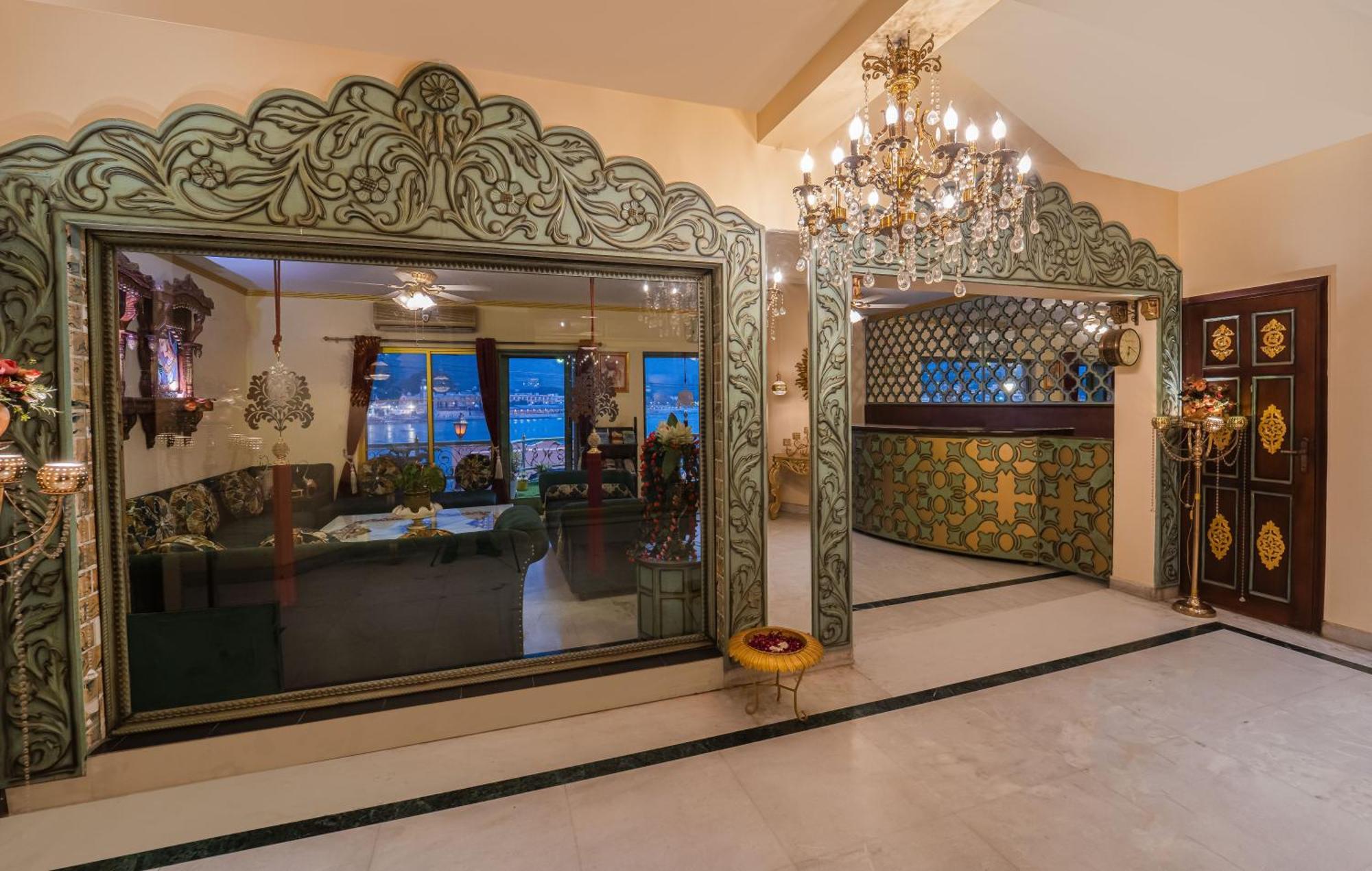 רישיקש The Neeraj Ganga Heritage Palace מראה חיצוני תמונה