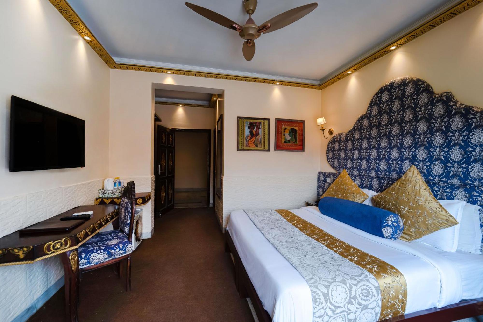 רישיקש The Neeraj Ganga Heritage Palace מראה חיצוני תמונה
