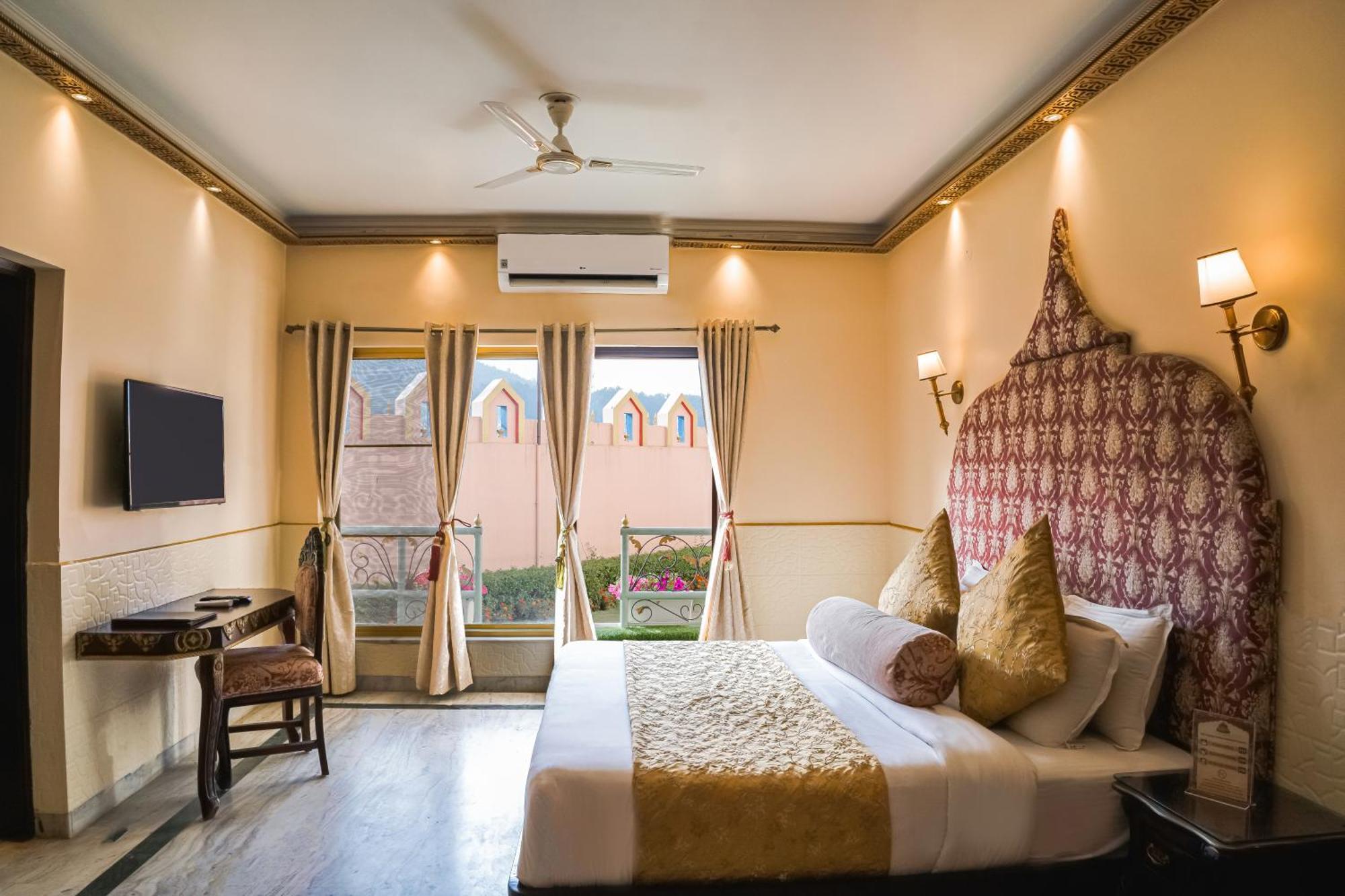 רישיקש The Neeraj Ganga Heritage Palace מראה חיצוני תמונה