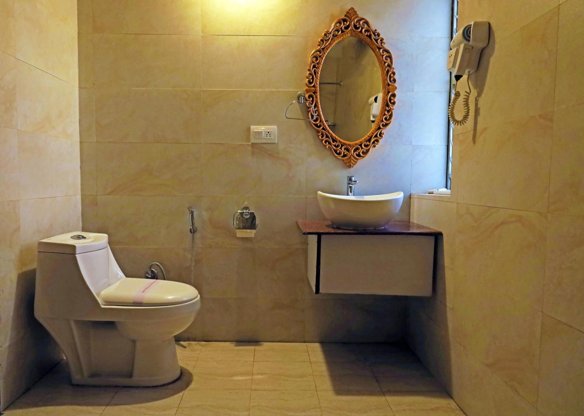 רישיקש The Neeraj Ganga Heritage Palace מראה חיצוני תמונה