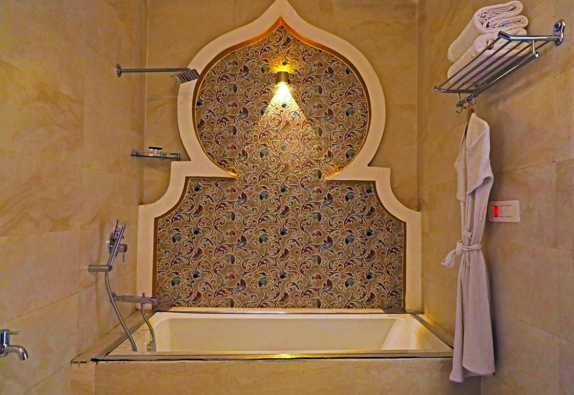 רישיקש The Neeraj Ganga Heritage Palace מראה חיצוני תמונה